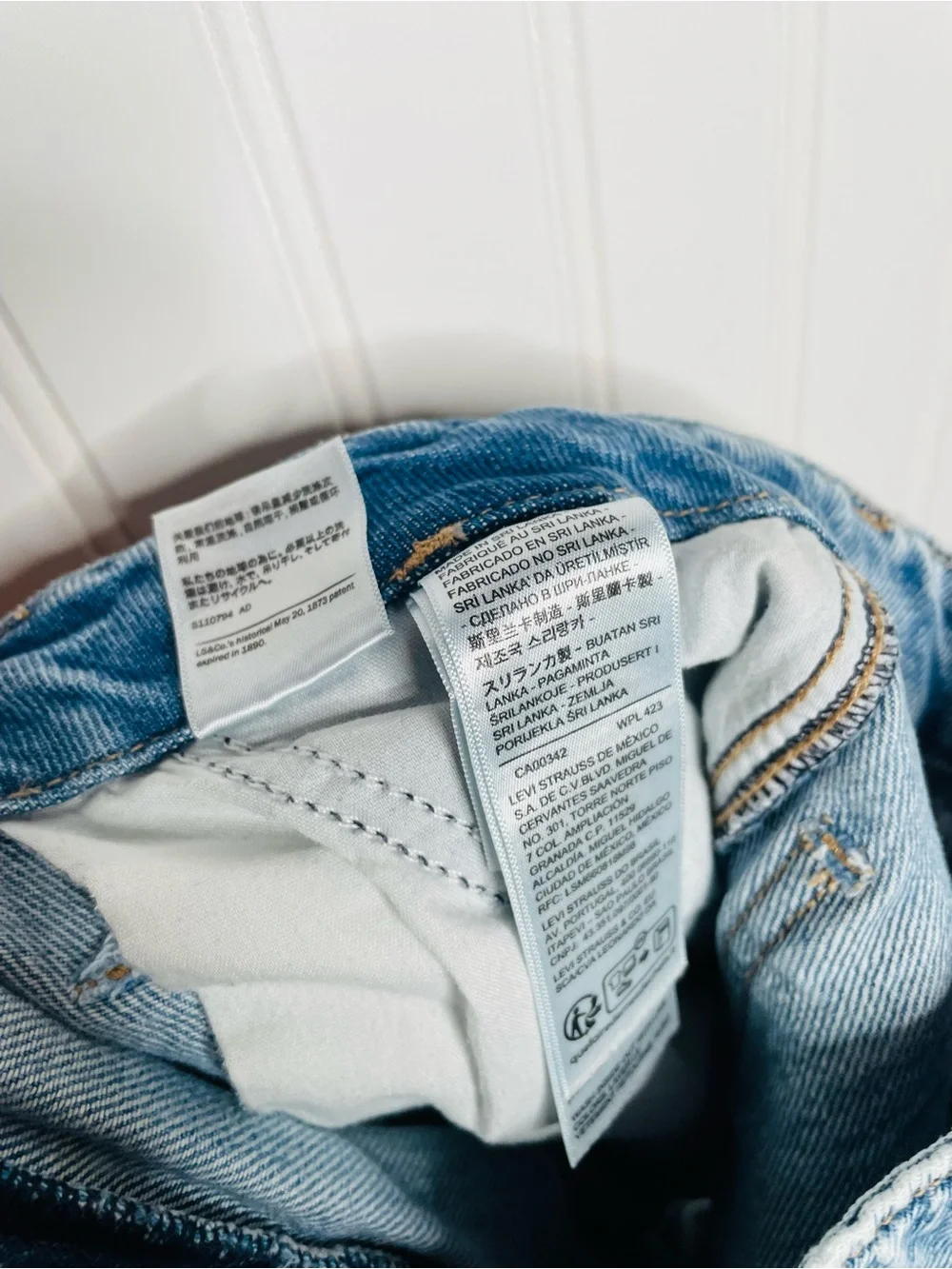 Levi’s Baggy Cargo Jean Shorts